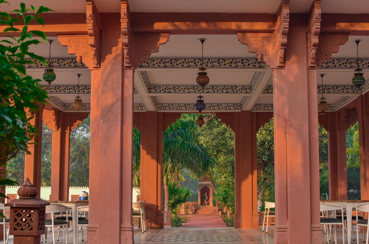 Umaid Palace - A Lakeside Heritage Palace Resort Near Jaipur Close To Bhangarh & Chand Baori Stepwell Abhaneri Dubbi Экстерьер фото