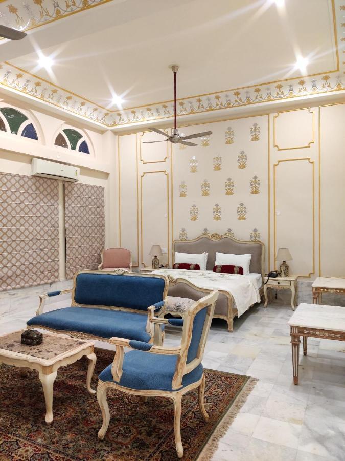 Umaid Palace - A Lakeside Heritage Palace Resort Near Jaipur Close To Bhangarh & Chand Baori Stepwell Abhaneri Dubbi Экстерьер фото